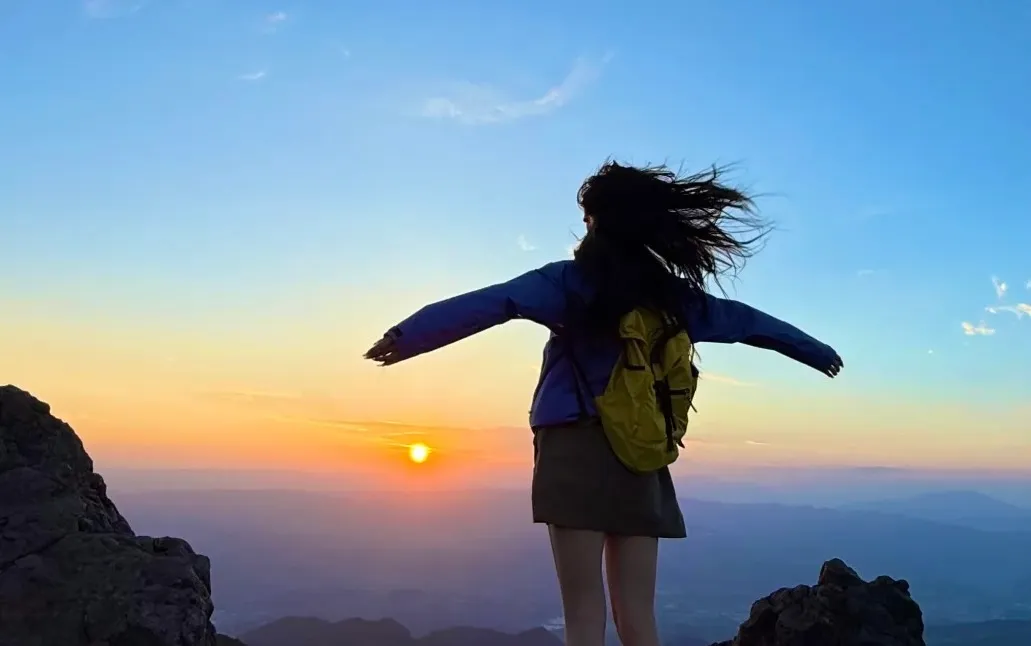 Sunshine, author of Sunshine China Travel